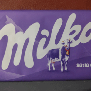 شکلات تابلت میلکا(شیری) بسیار خوشمزه